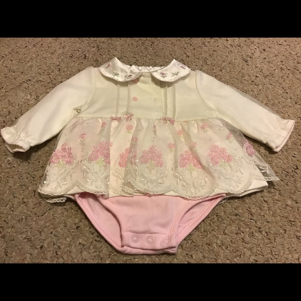 BABY GRAND 3-6 MONTH DRESS WITH ONESIE GORGEOUS DESIGN EUC